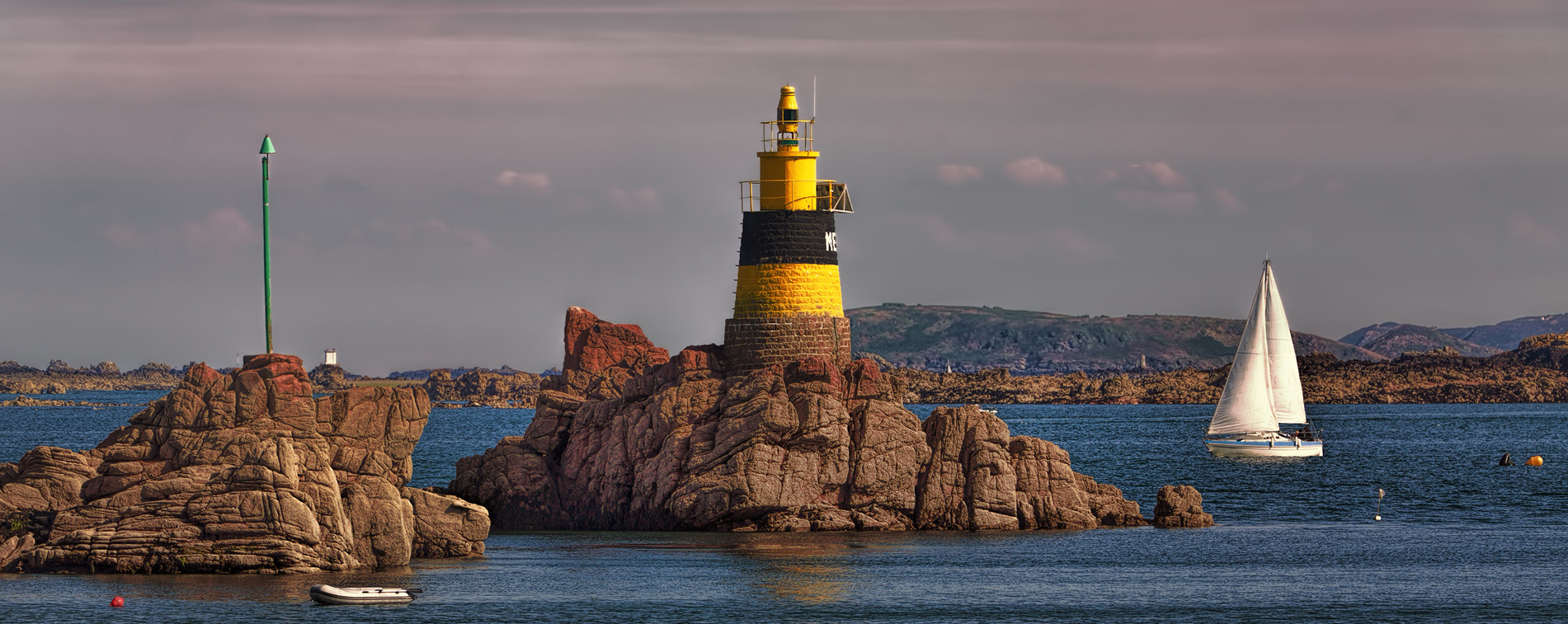 balise-ile-de-brehat-grand-hotel-perros-guirec